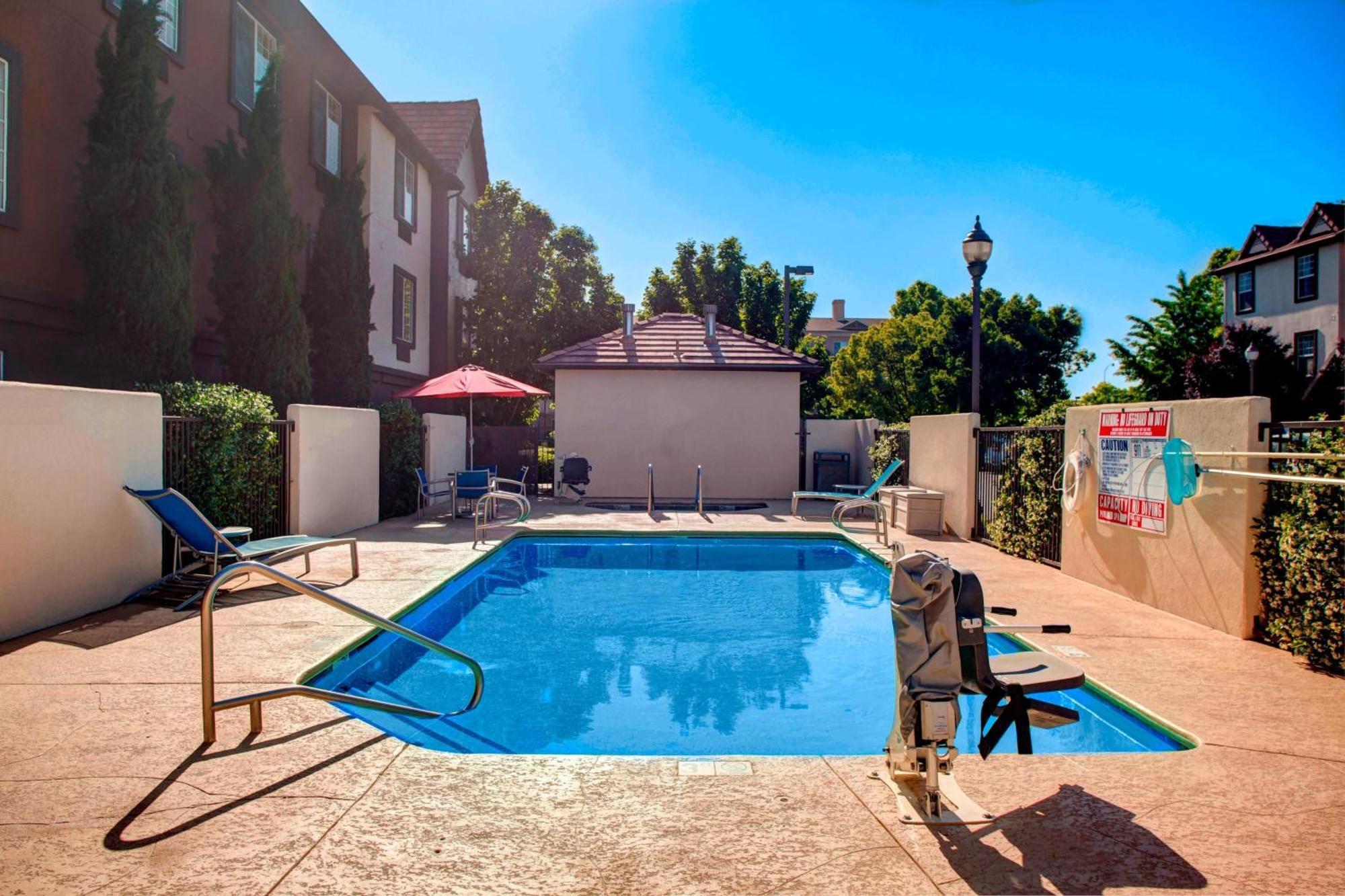 Towneplace Suites Fresno Extérieur photo